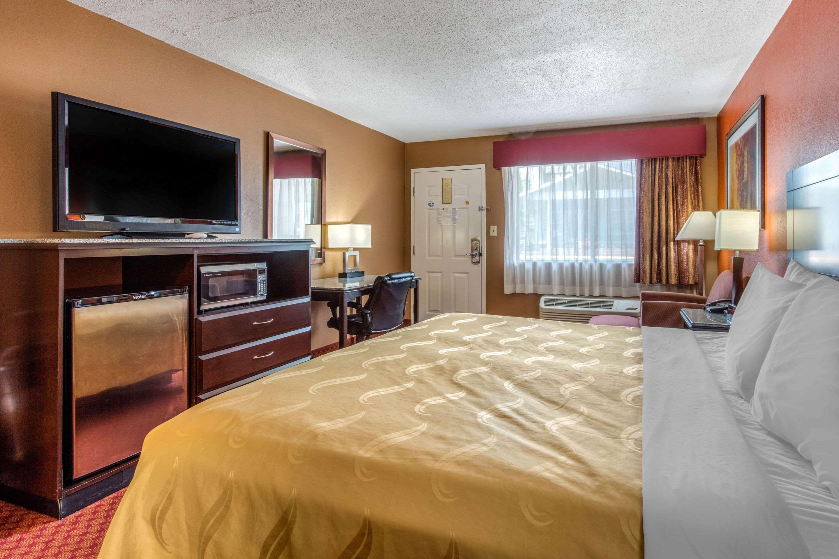 Quality Inn 3*